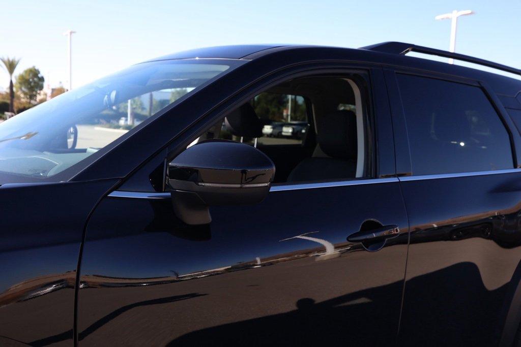 New 2025 Nissan Pathfinder SV w/ Cargo Package image 12