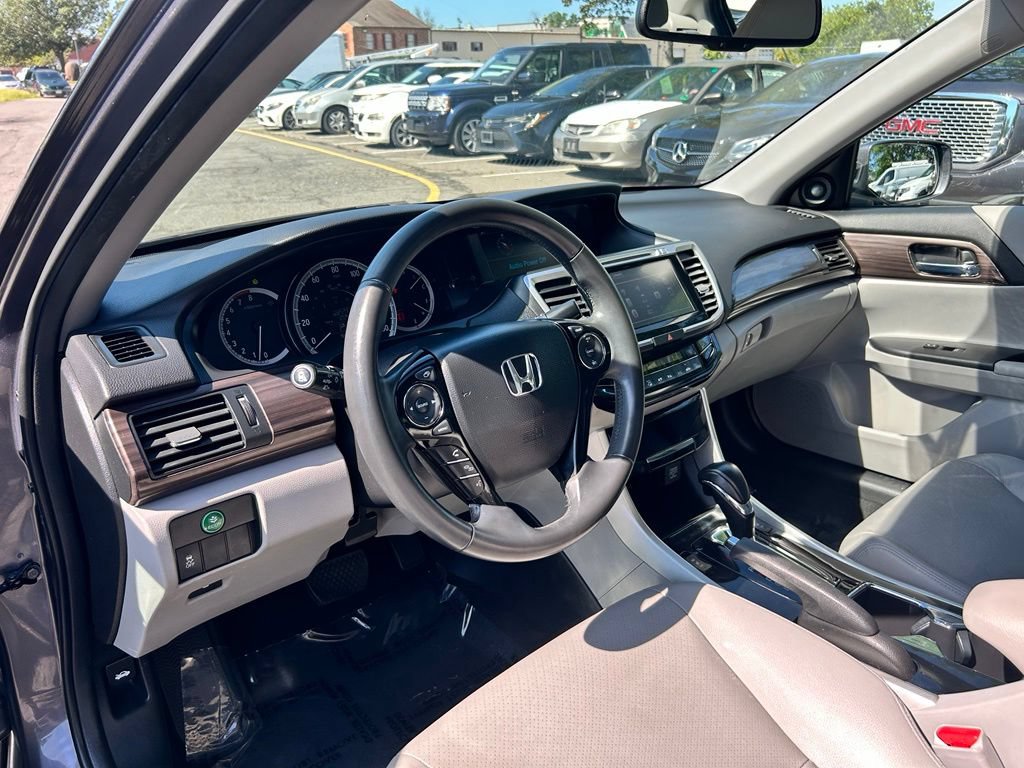 Used 2017 Honda Accord EX-L image 9