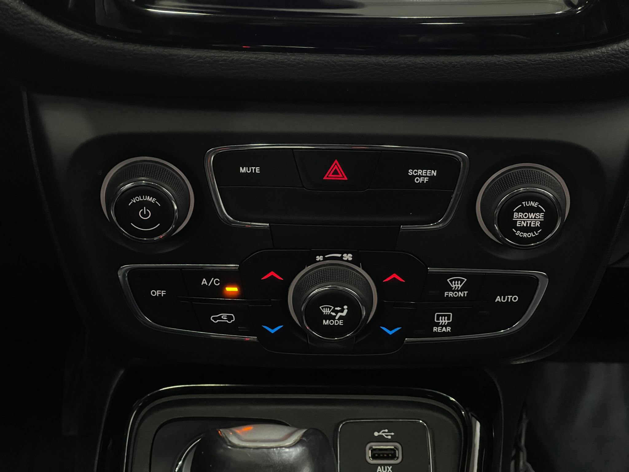 Used 2018 Jeep Compass Limited image 24