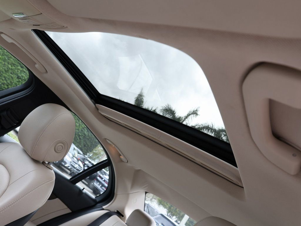 Used 2019 Mercedes-Benz C 300 Sedan w/ Premium Package image 18