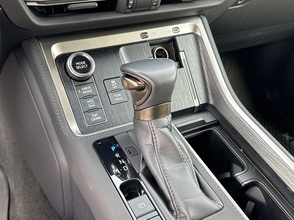 Used 2024 Lexus GX 550 image 31