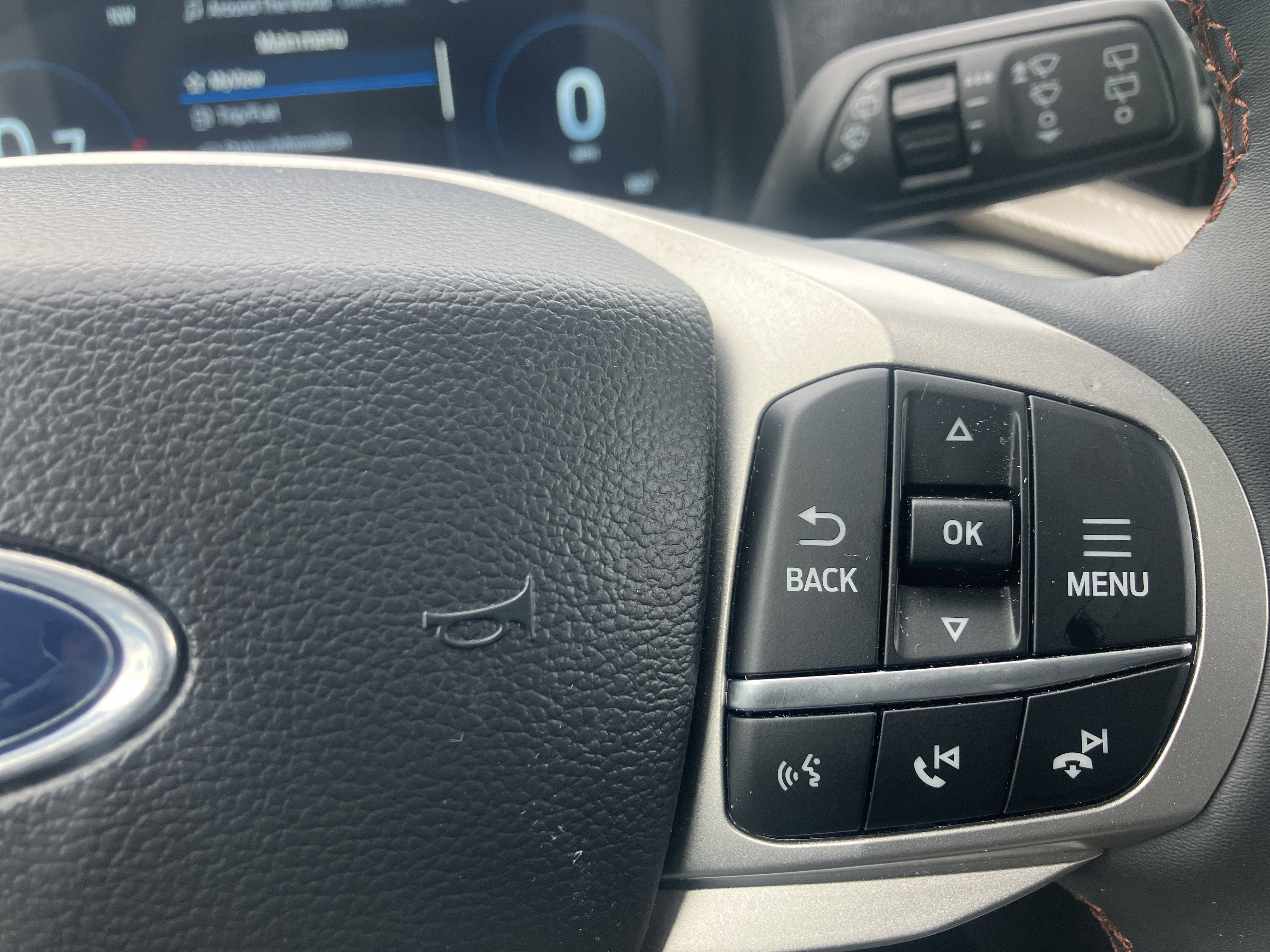 Used 2025 Ford Explorer Active image 26