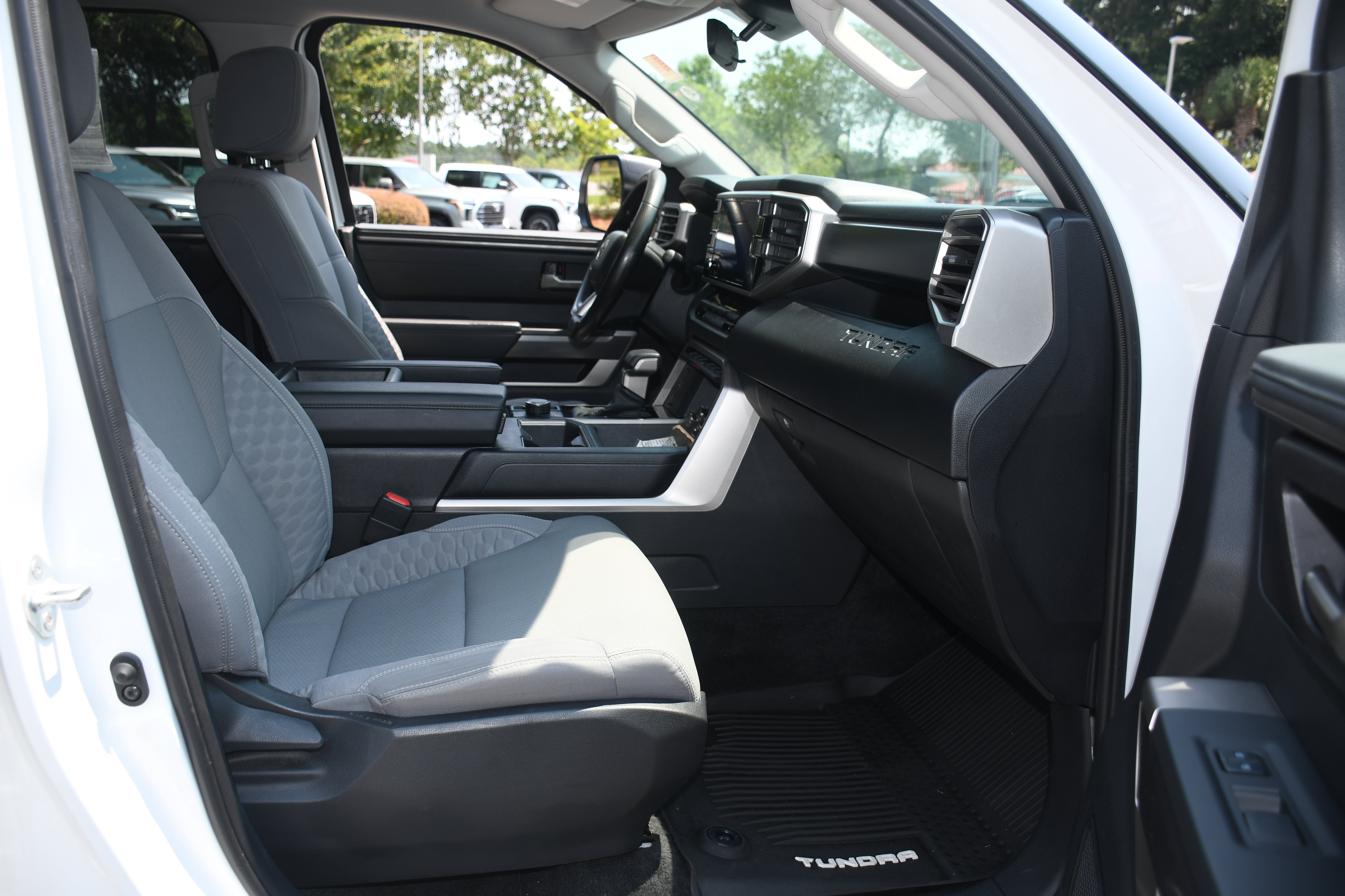 Used 2022 Toyota Tundra SR5 AWD/4WD image 19