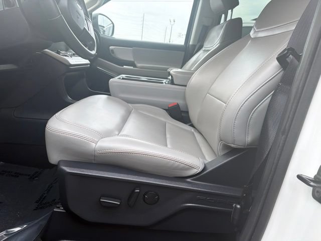 Used 2025 Ford Expedition Active AWD/4WD image 43