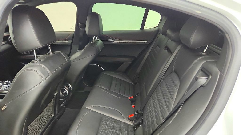 Used 2023 Alfa Romeo Stelvio Estrema AWD/4WD image 22