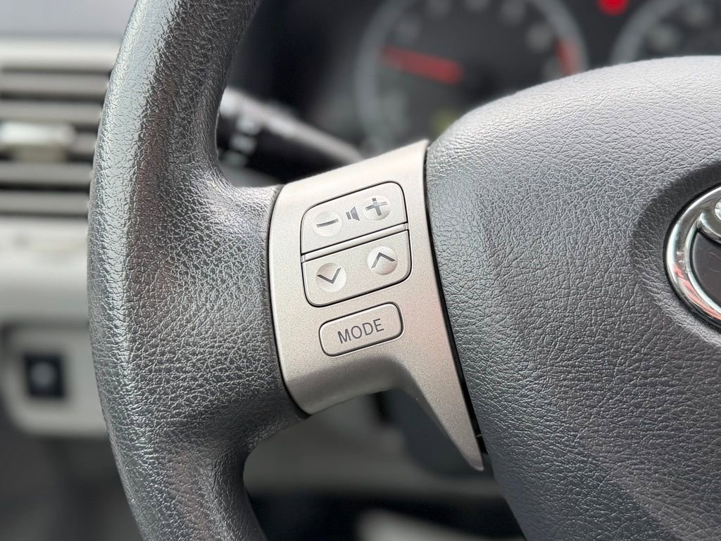 Used 2013 Toyota Corolla LE image 8