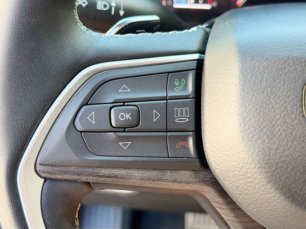 Used 2023 Jeep Grand Cherokee L Limited image 18