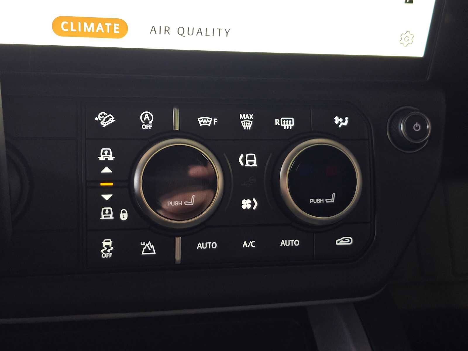 New 2026 Land Rover Defender 110 V8 AWD/4WD image 28