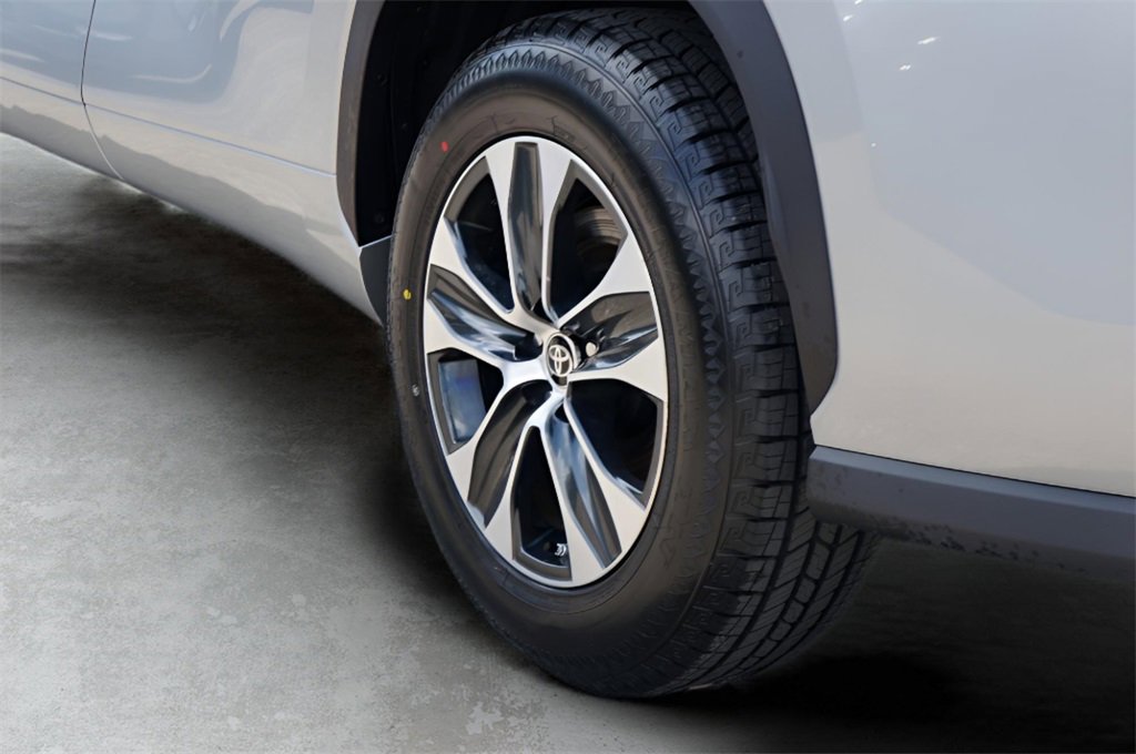 Used 2024 Toyota Highlander Platinum image 30