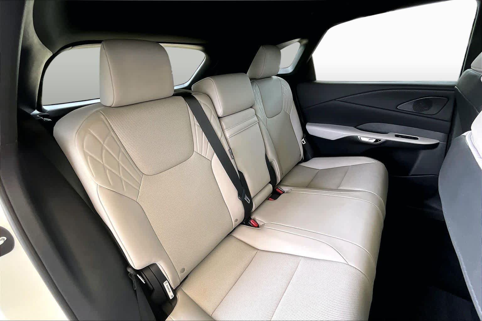 Used 2024 Lexus RX 350h w/ Accessory Package (Z1) AWD/4WD image 17