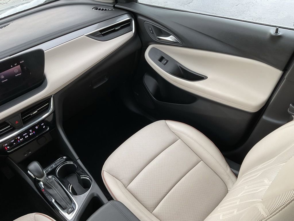 Used 2024 Buick Encore GX Avenir w/ Avenir Convenience Package image 17