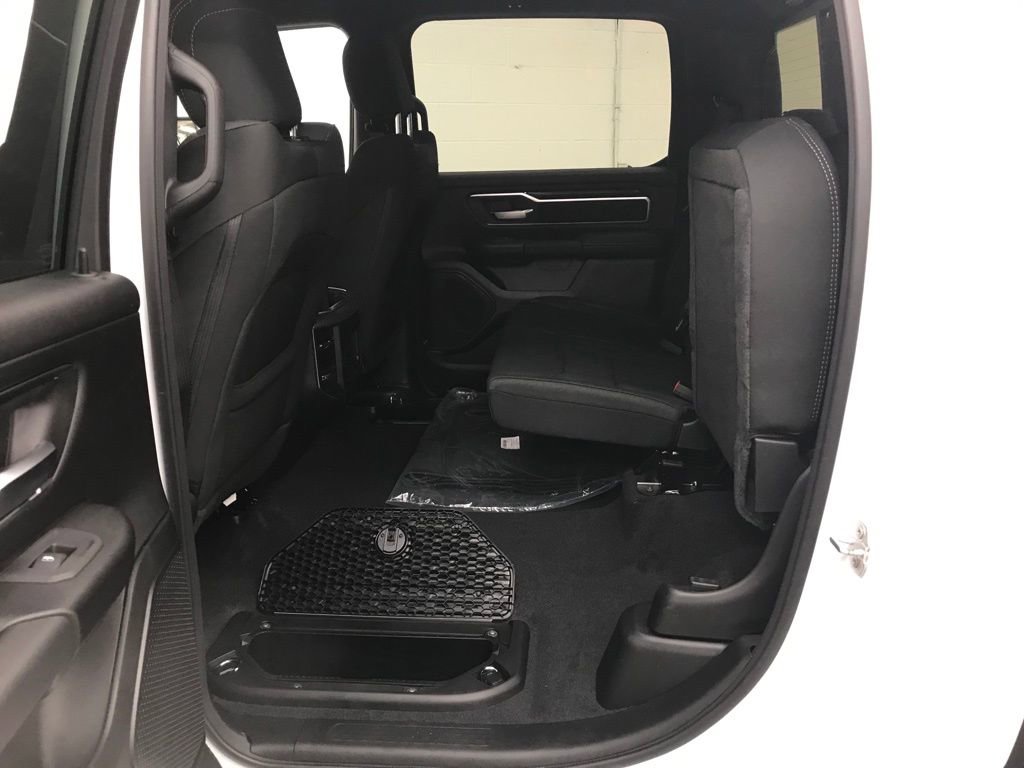 New 2026 RAM 1500 4x4 Crew Cab image 33
