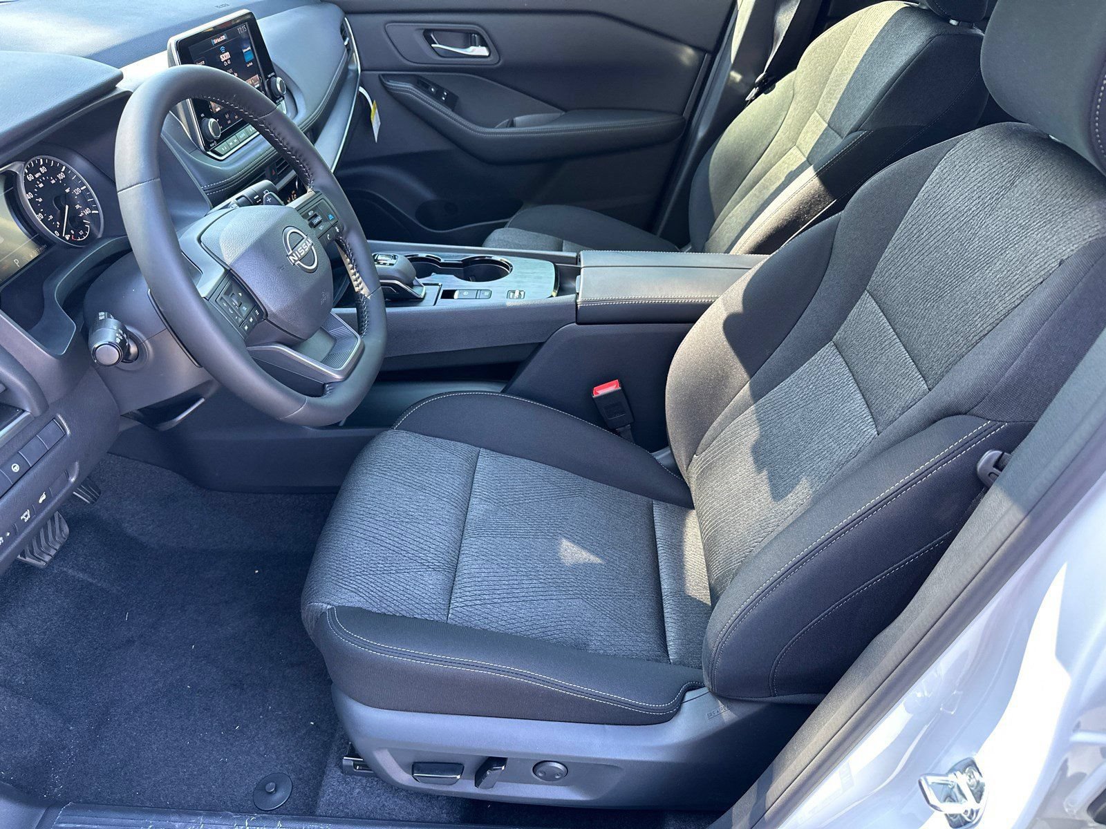 New 2026 Nissan Rogue SV FWD image 9