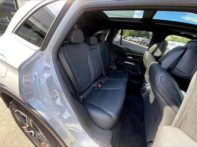Used 2026 Mercedes-Benz GLC 300 4MATIC image 27