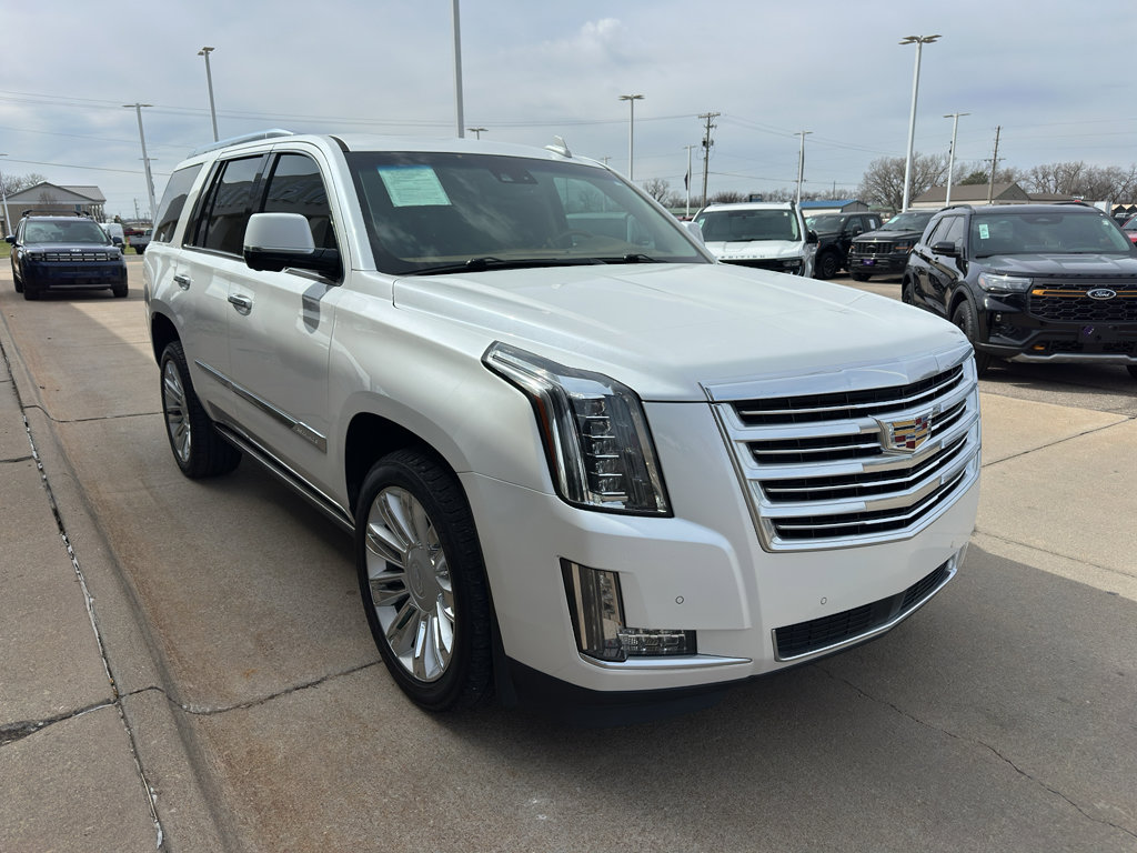 Used 2016 Cadillac Escalade Platinum image 2