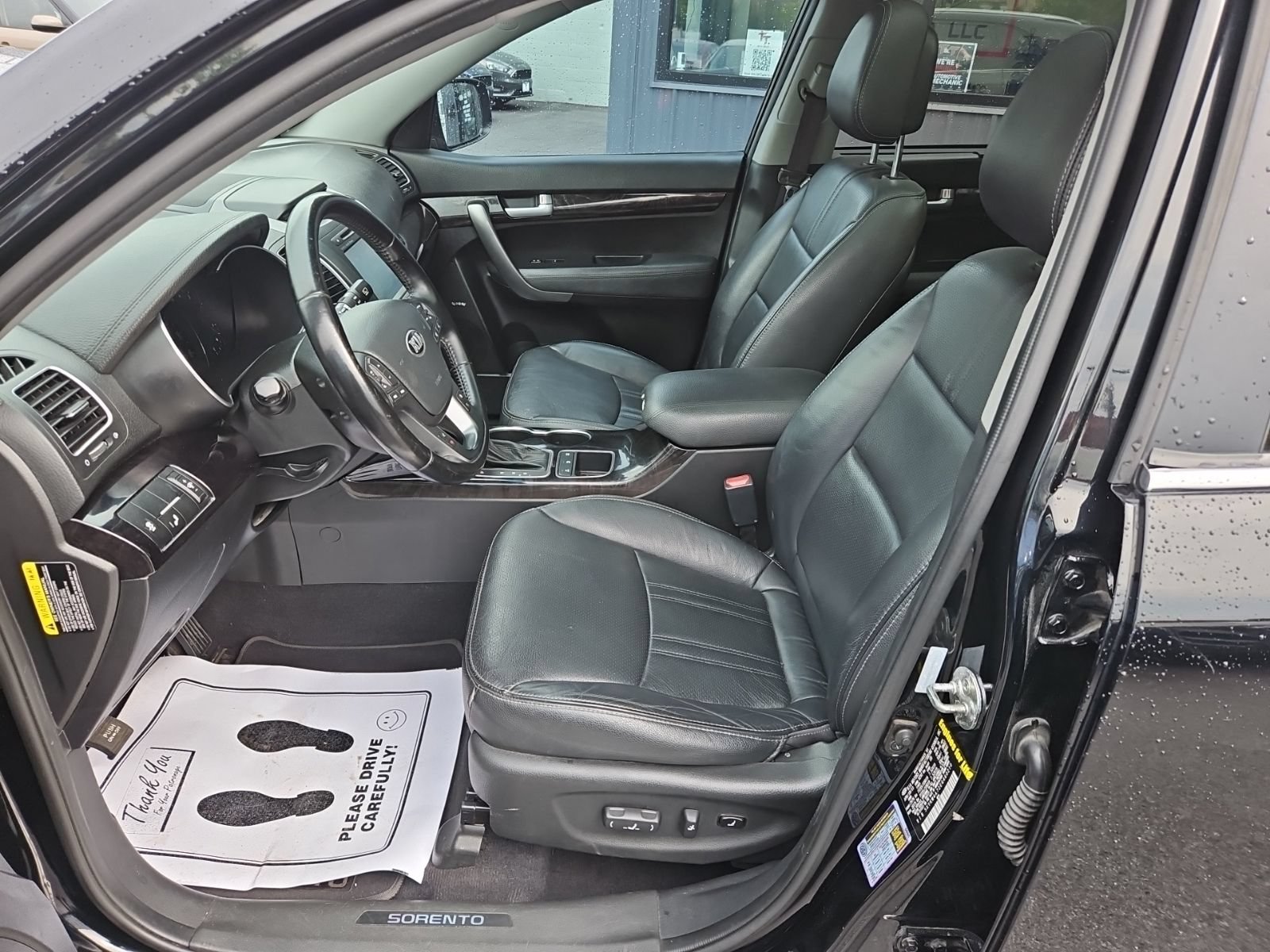 Used 2014 Kia Sorento SX w/ 3rd Row Package FWD image 14