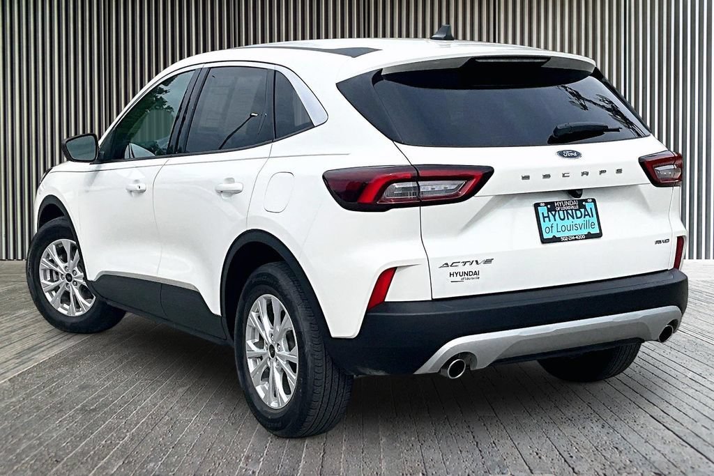 Used 2023 Ford Escape Active AWD/4WD image 2
