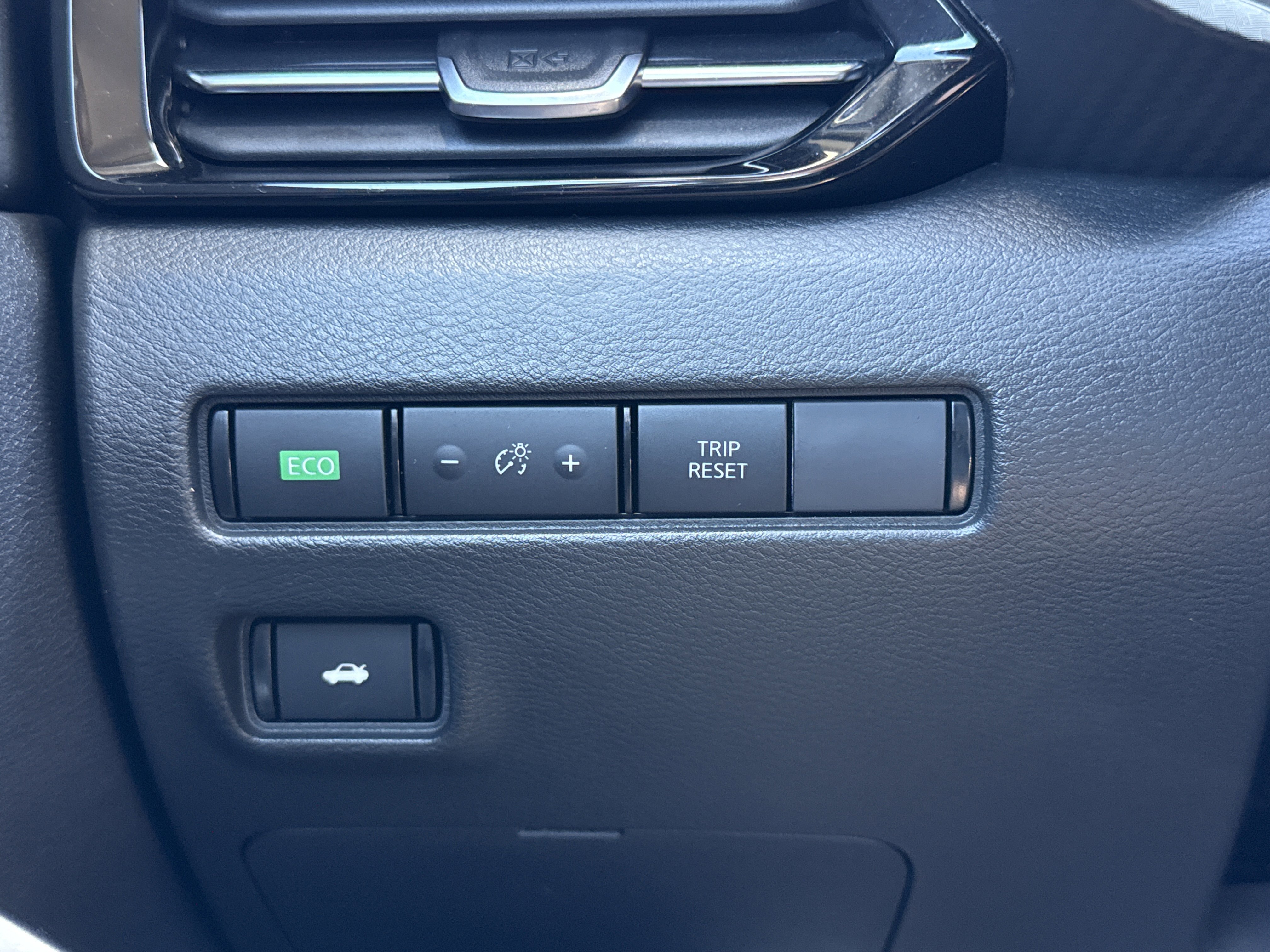 Used 2025 Nissan Sentra SR image 24