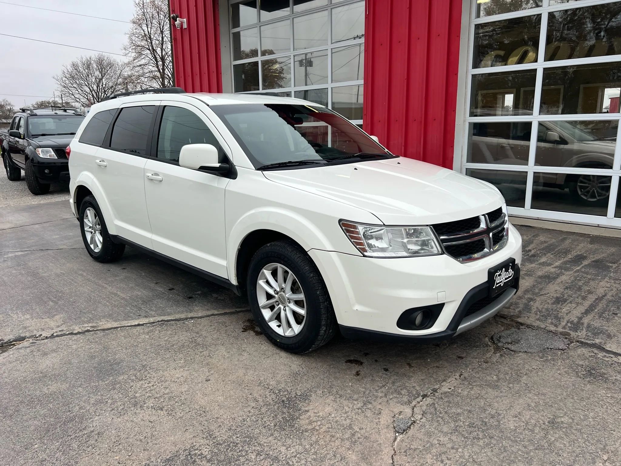 Used 2014 Dodge Journey SXT w/ Flexible Seating Group image 2