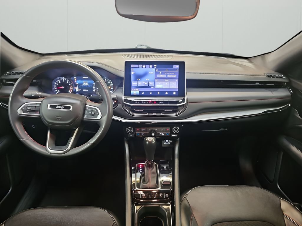 Used 2023 Jeep Compass Trailhawk image 11