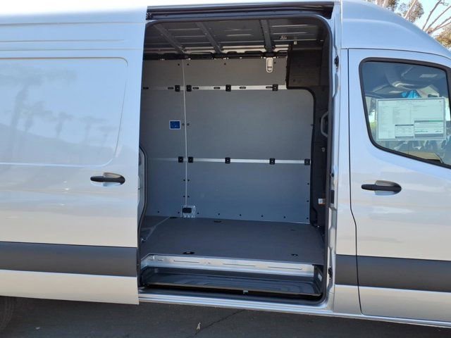 New 2026 Mercedes-Benz Sprinter 2500 image 23