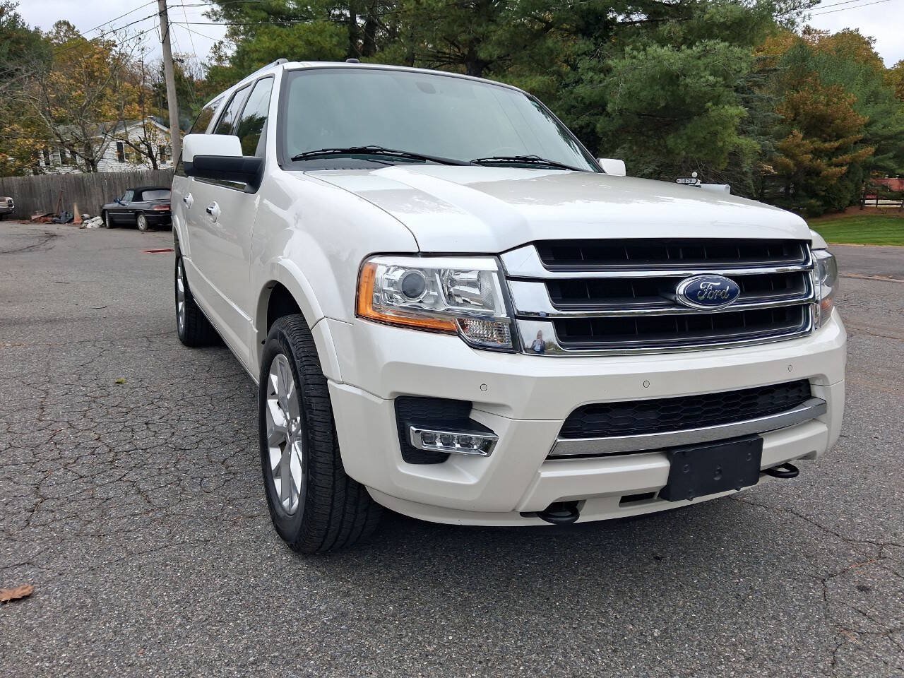 Used 2017 Ford Expedition Max Limited AWD/4WD image 6