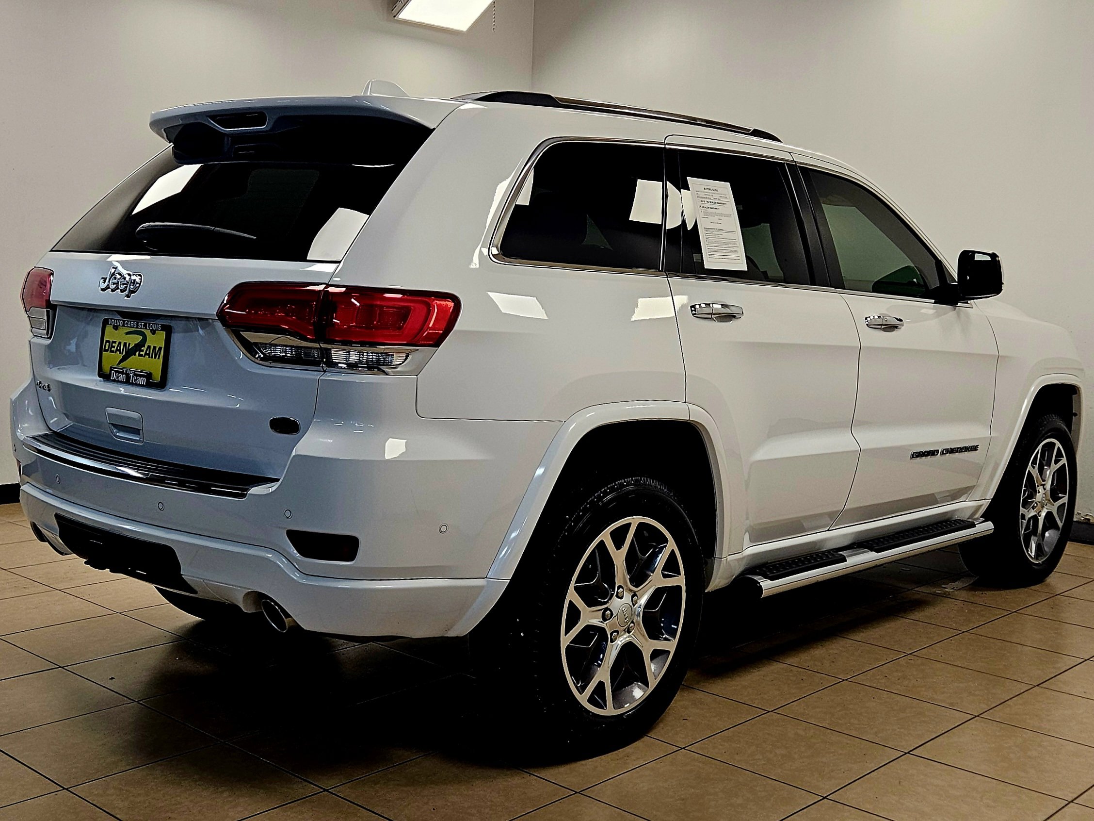 Used 2021 Jeep Grand Cherokee Overland image 3