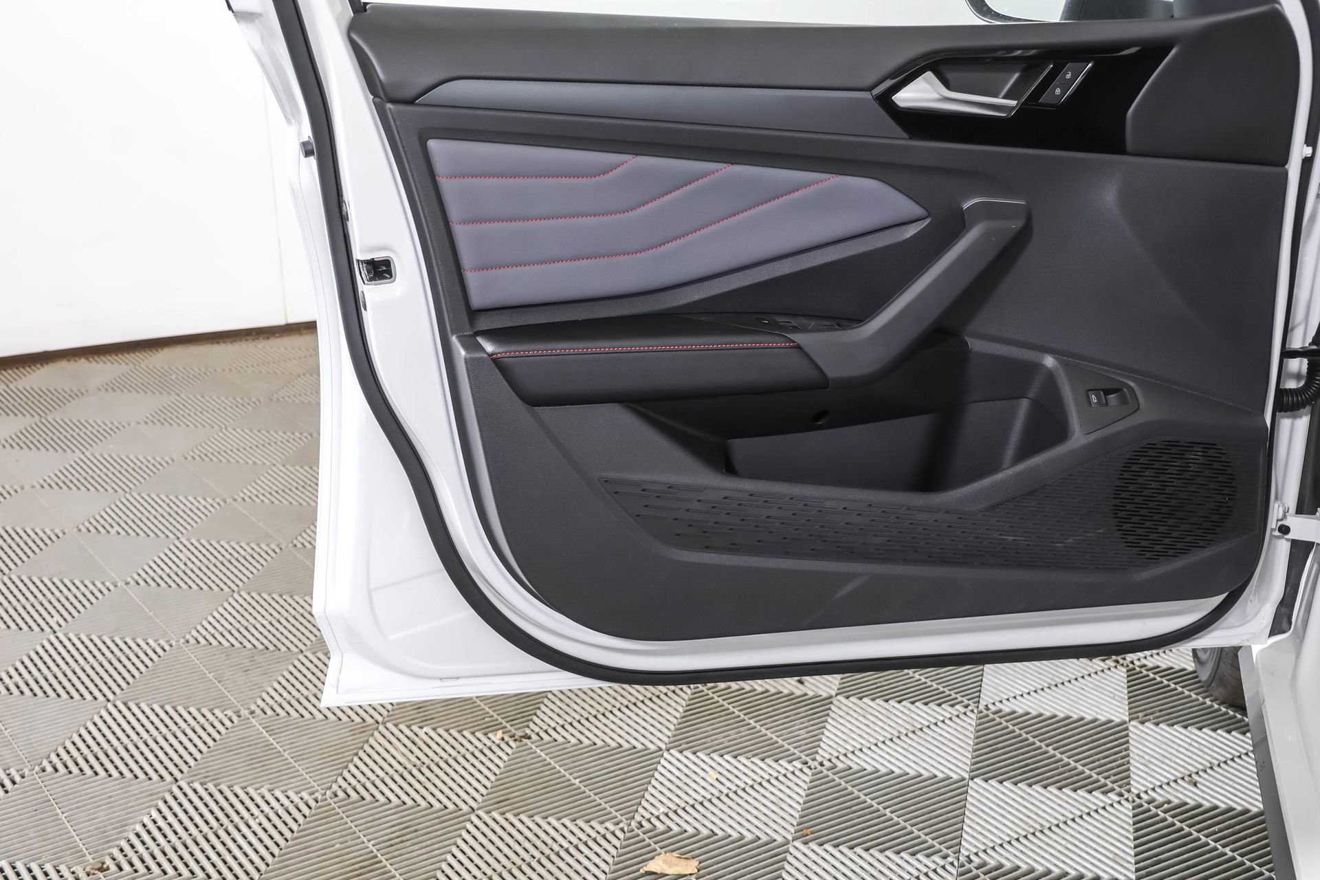 New 2026 Volkswagen Jetta GLI Autobahn FWD image 31