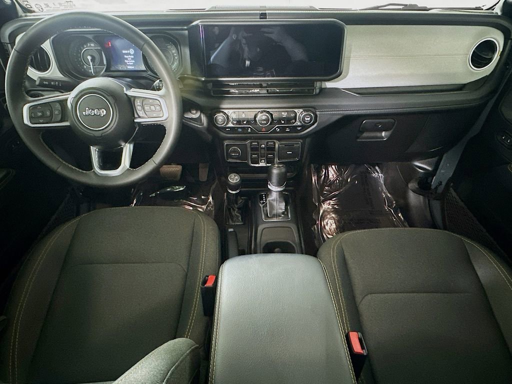 Used 2025 Jeep Wrangler Unlimited Sahara w/ Safety Group image 16