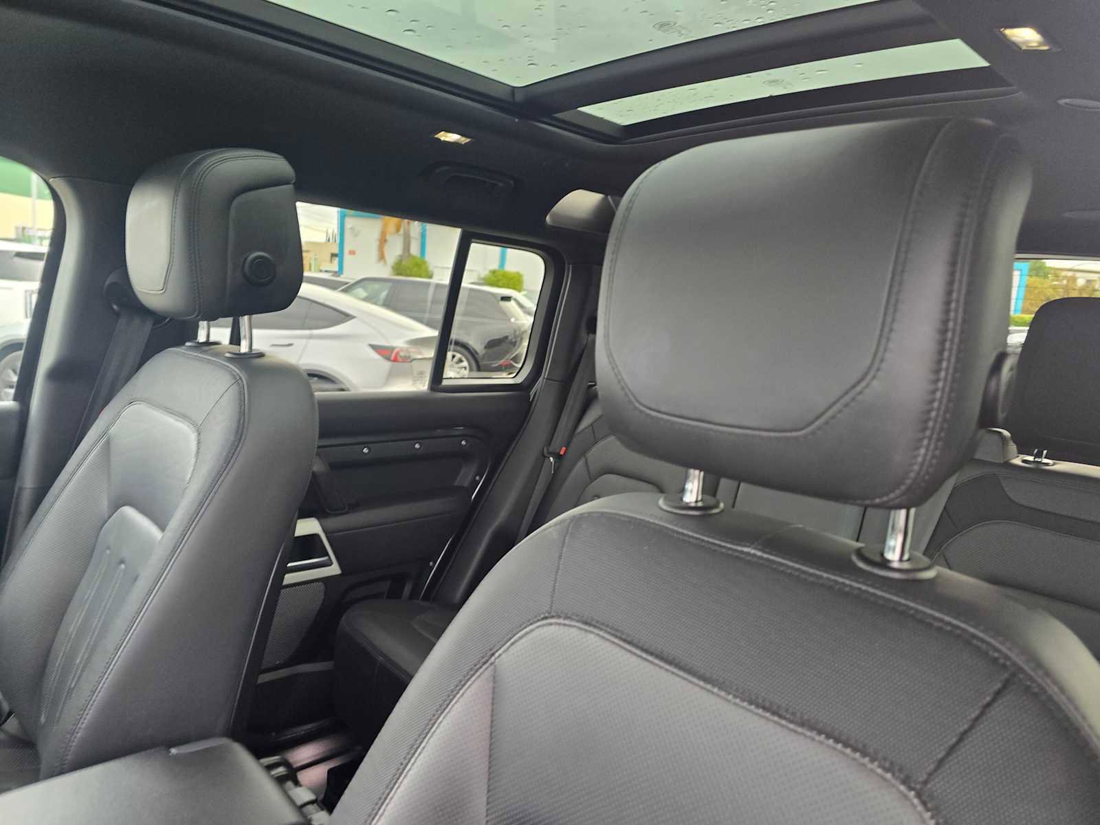 Used 2022 Land Rover Defender 110 X-Dynamic HSE image 24