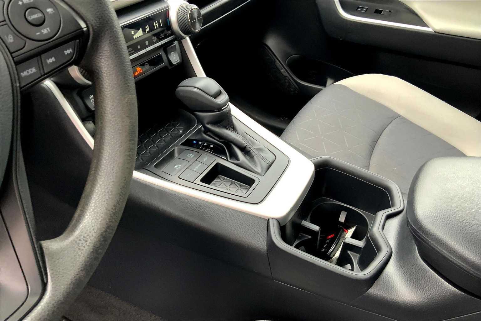Used 2023 Toyota RAV4 XLE w/ Convenience Package FWD image 17