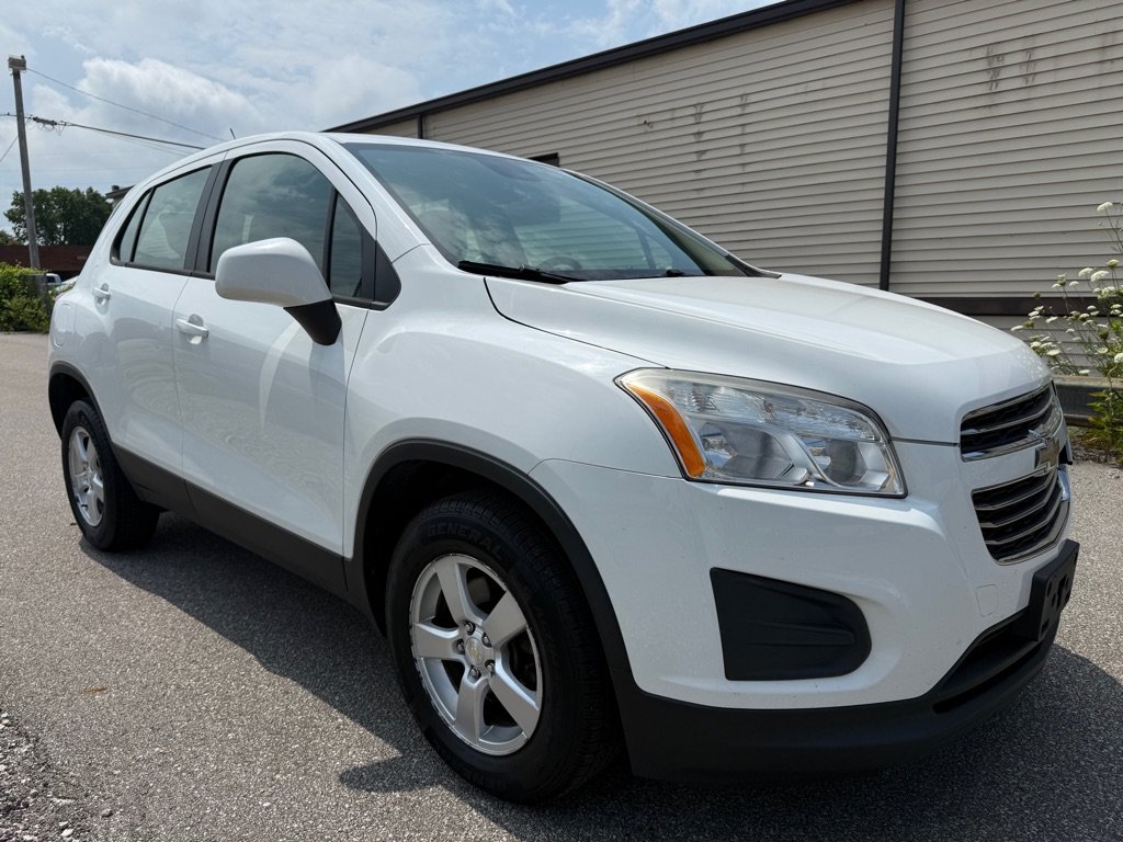 Used 2016 Chevrolet Trax LS AWD/4WD image 1