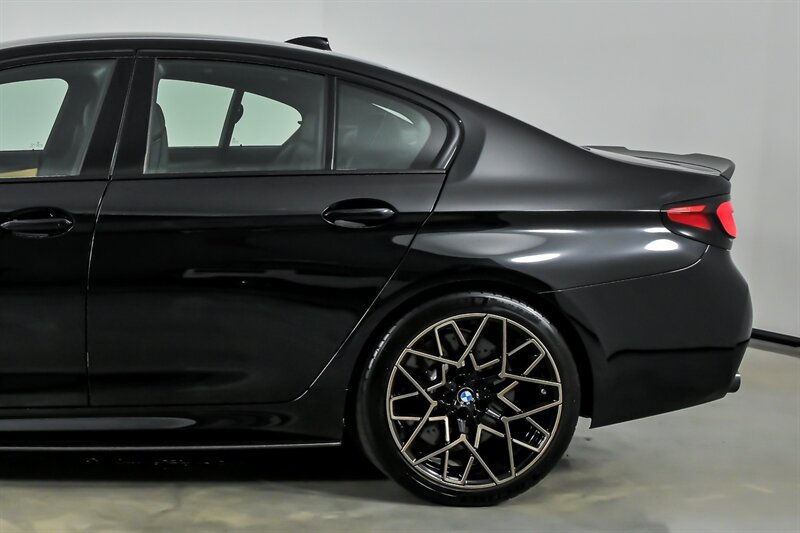 Used 2022 BMW M5 w/ Competition Package AWD/4WD image 8