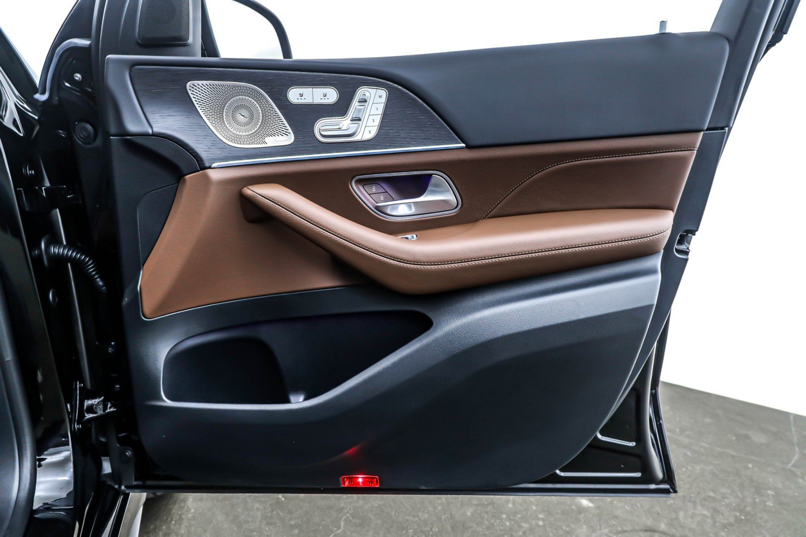 Certified 2025 Mercedes-Benz GLE 450 4MATIC image 25