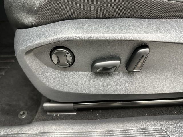 Certified 2022 Volkswagen Tiguan SE w/ Panoramic Sunroof Package image 13