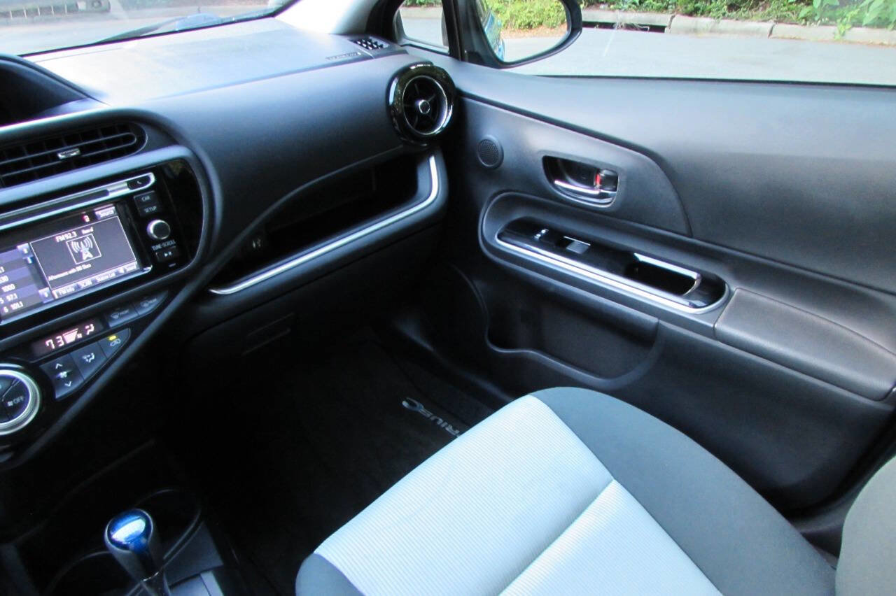 Used 2015 Toyota Prius C Two image 20