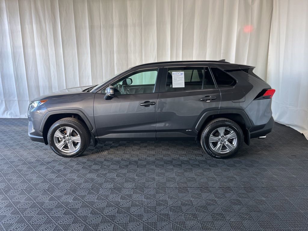 Used 2022 Toyota RAV4 LE AWD/4WD image 28
