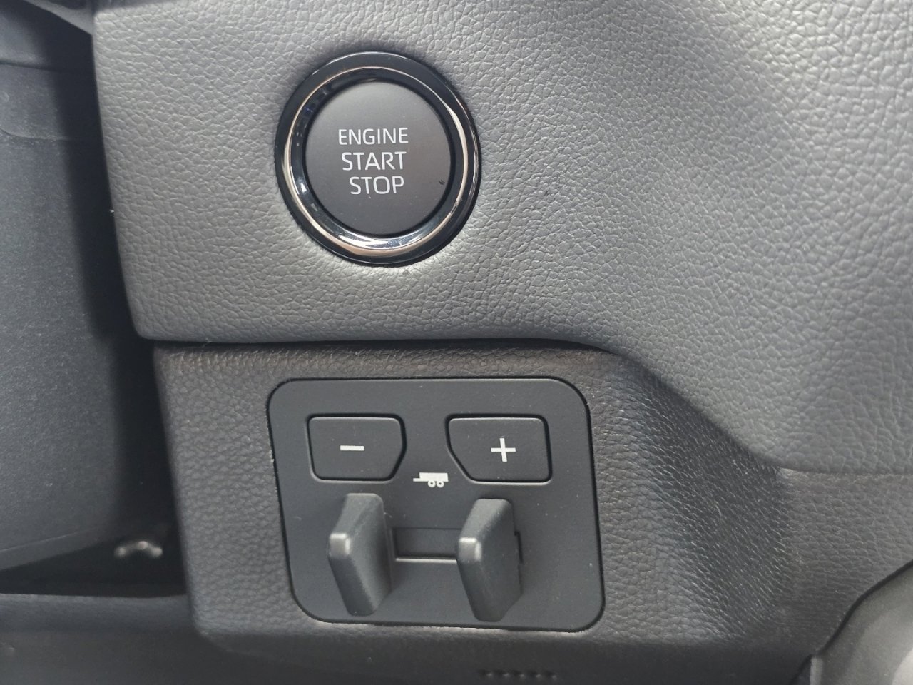 New 2026 Toyota Tundra Limited AWD/4WD image 8