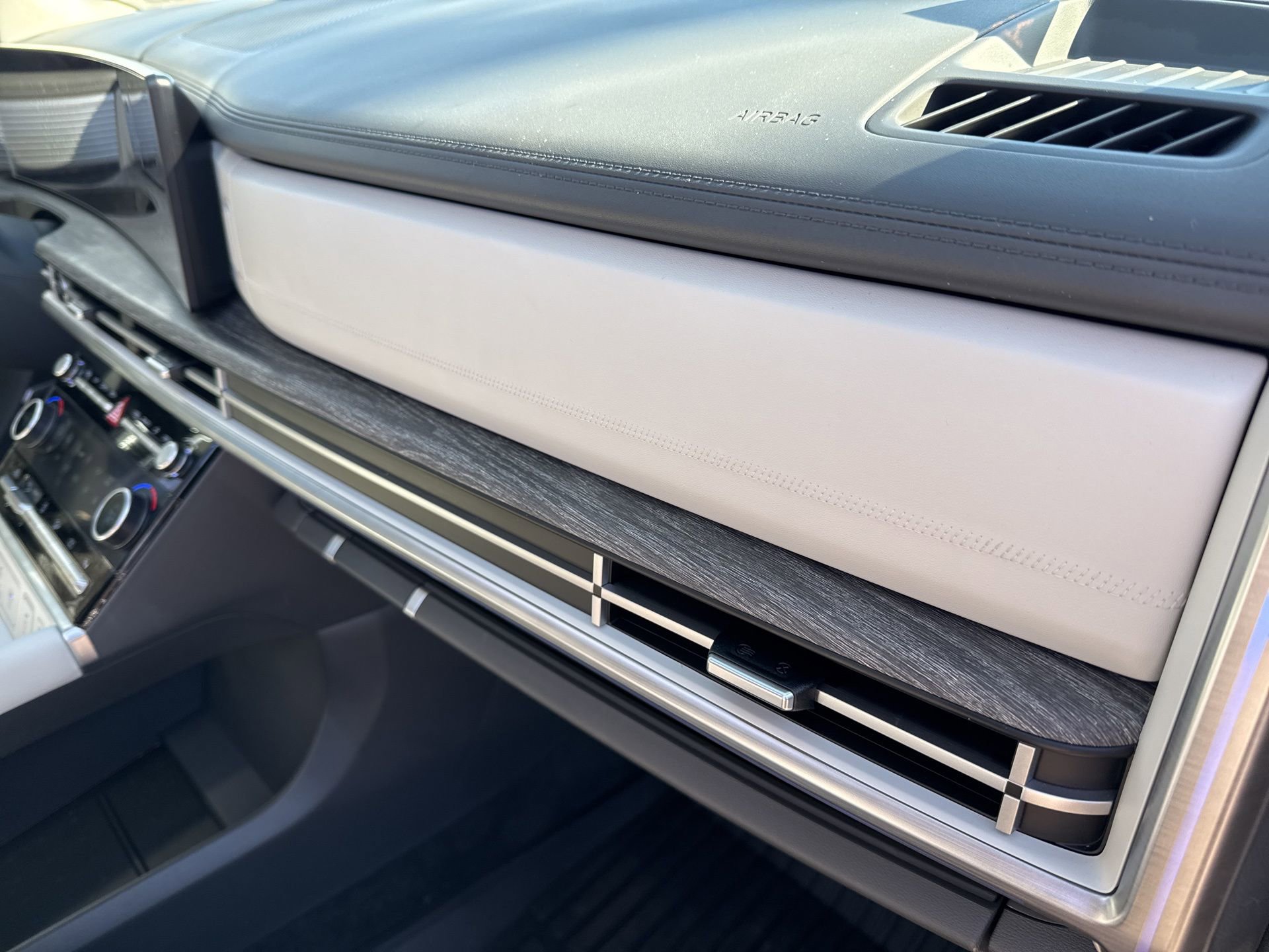 Used 2025 Hyundai Santa Fe Calligraphy image 39