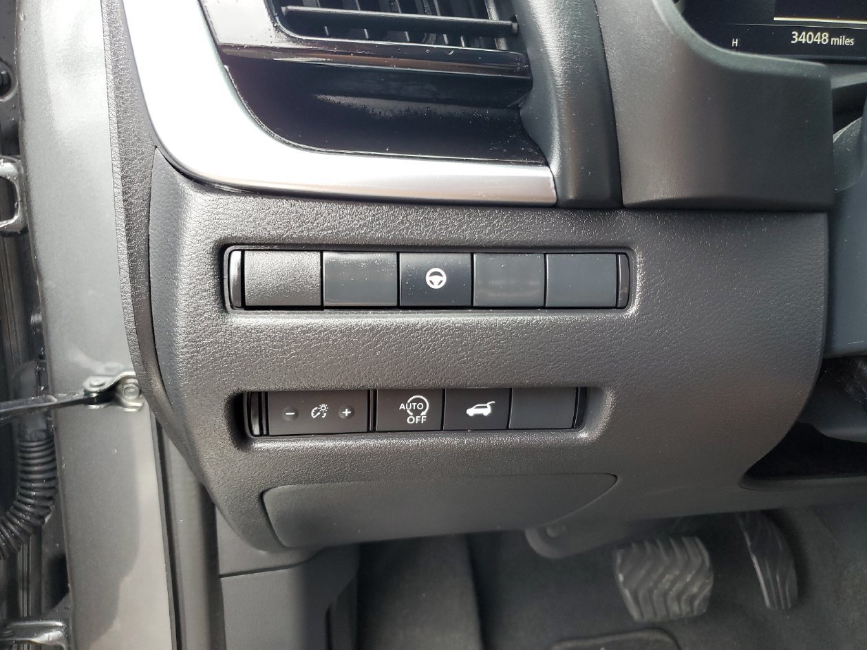 Used 2024 Nissan Rogue SL w/ SL Premium Package FWD image 27