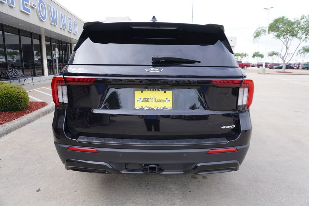 Certified 2025 Ford Explorer ST-Line AWD/4WD image 5
