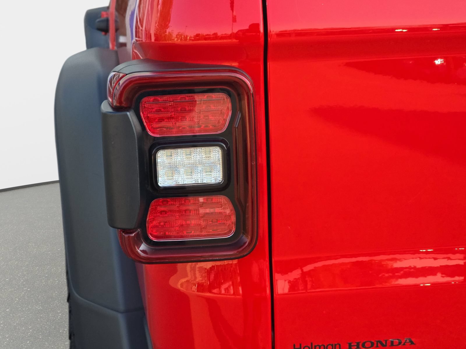 Used 2024 Jeep Gladiator Rubicon w/ Technology Group AWD/4WD image 36