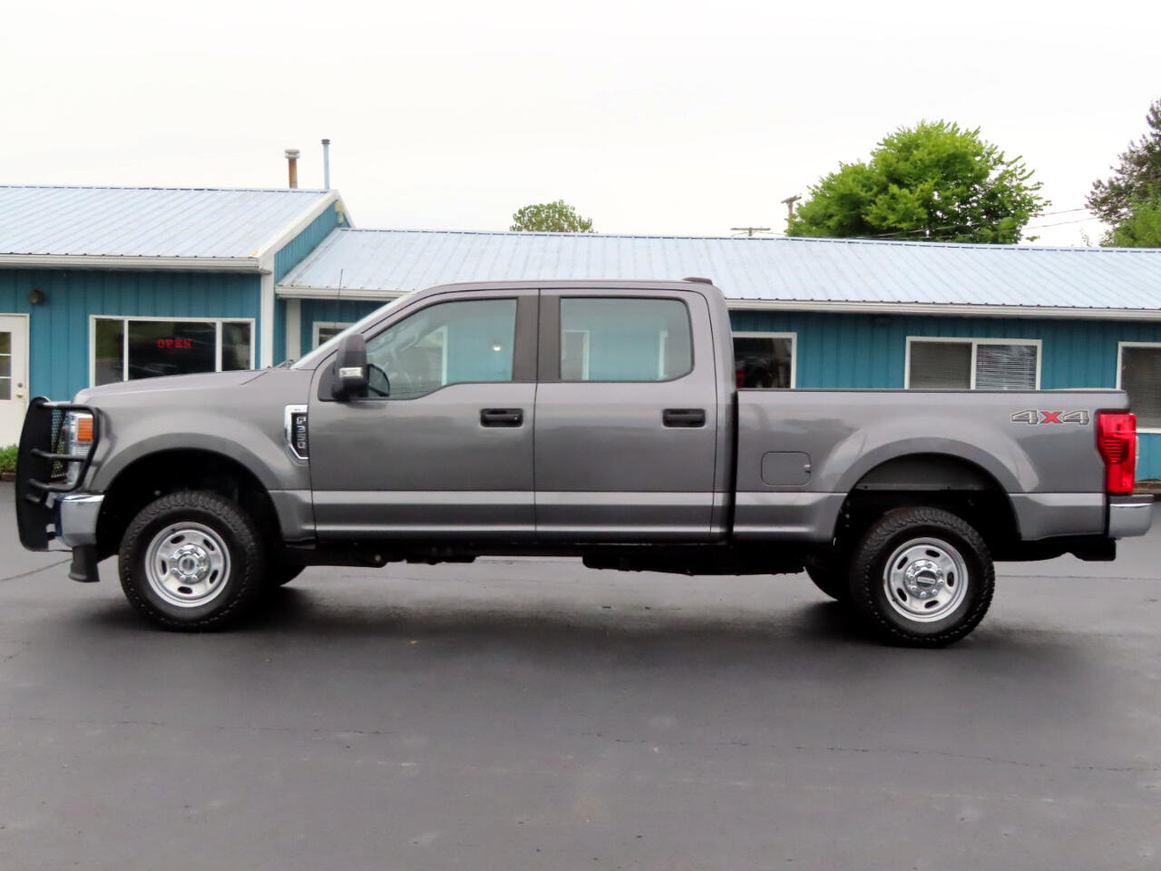 Used 2022 Ford F350 XL w/ Power Equipment Group image 3