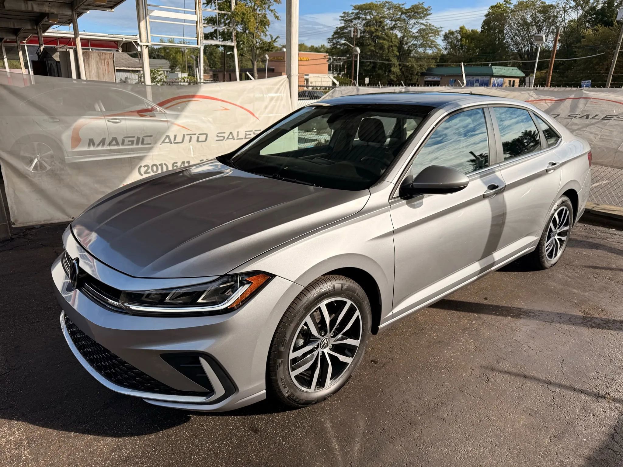 Used 2025 Volkswagen Jetta SE image 57