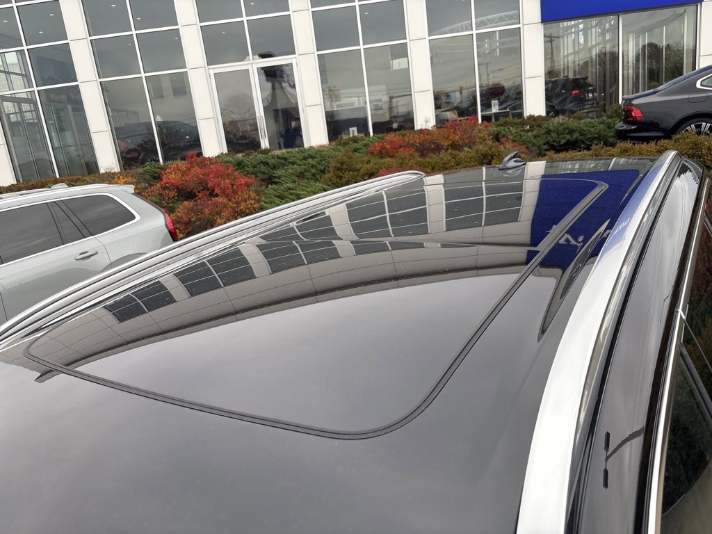 Certified 2025 Volvo XC90 B6 Plus image 12