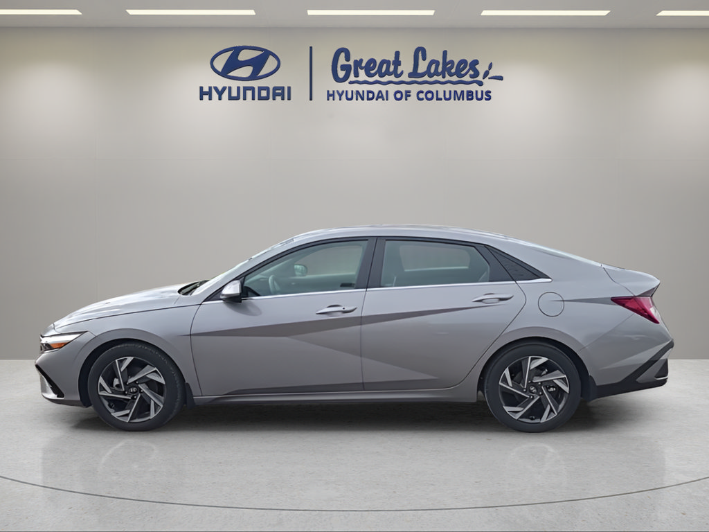 Used 2024 Hyundai Elantra SEL w/ Convenience Package FWD image 2