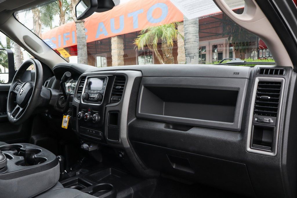Used 2013 RAM 2500 Tradesman w/ Chrome Appearance Group image 32