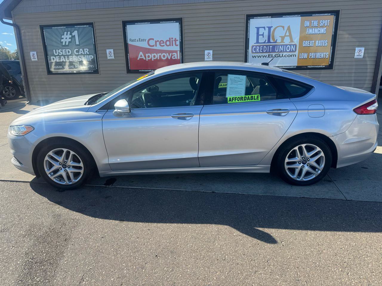 Used 2014 Ford Fusion SE FWD image 8