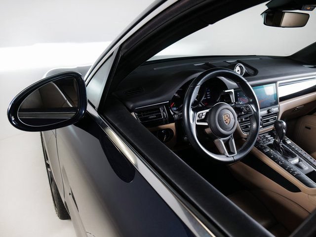 Certified 2021 Porsche Macan AWD/4WD image 28