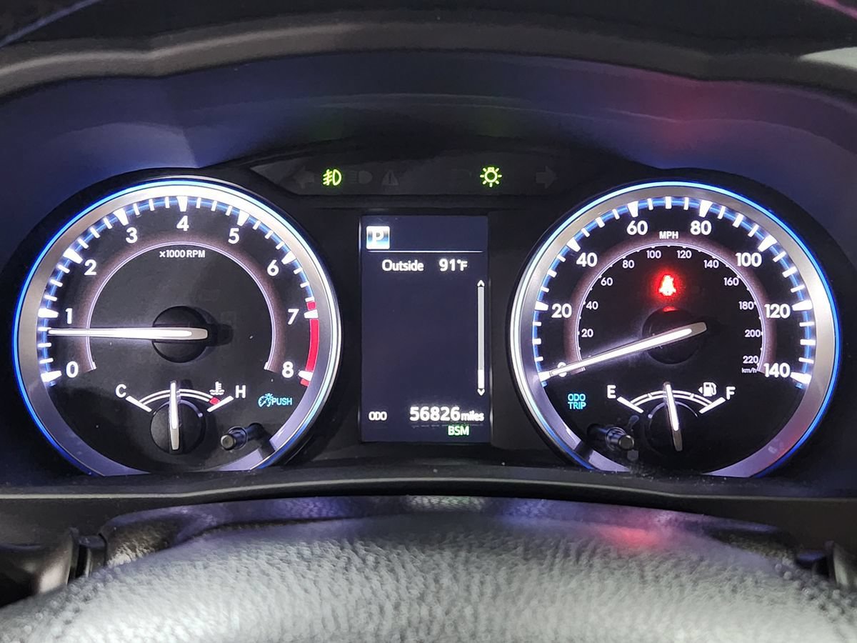 Used 2019 Toyota Highlander XLE FWD image 35